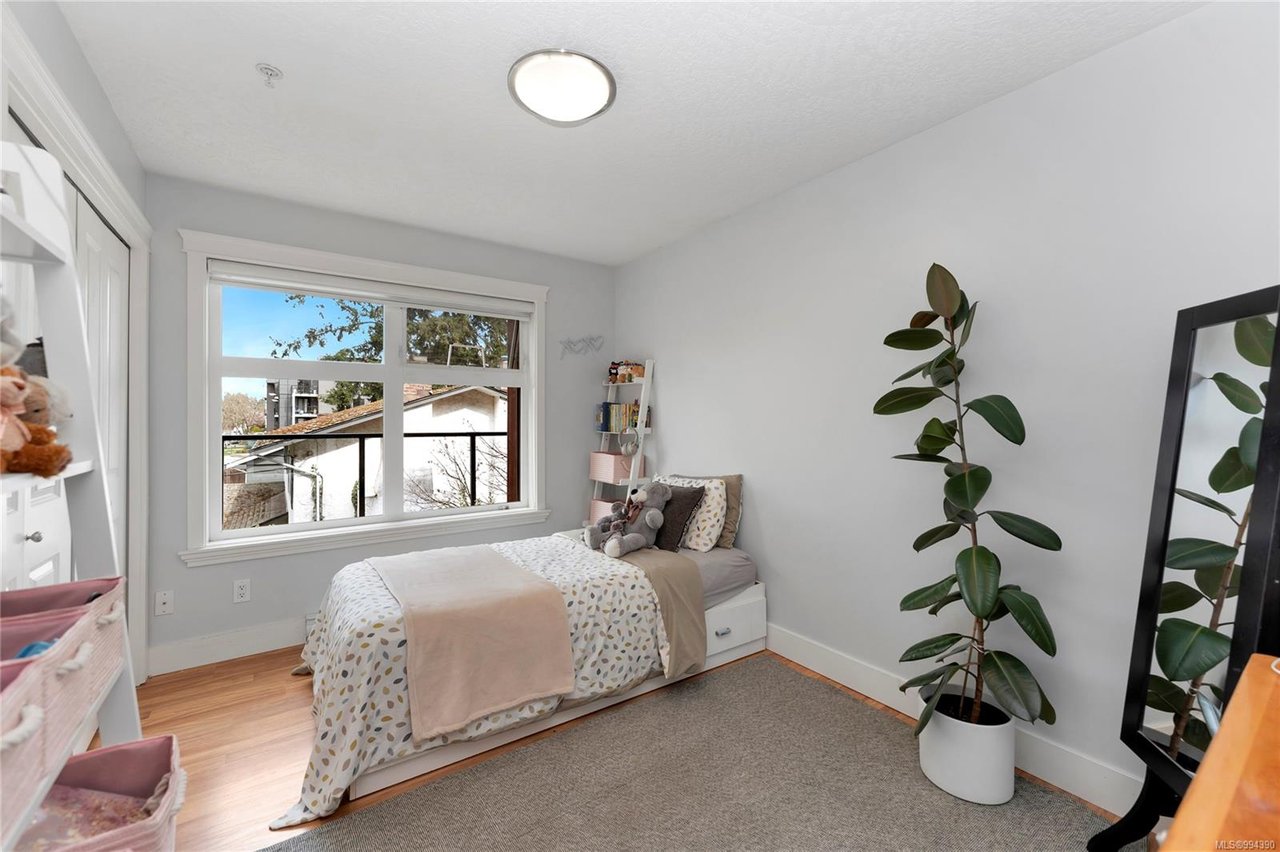 204-2717 Peatt Rd