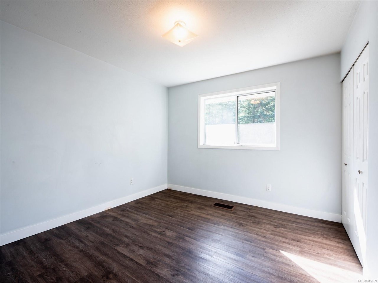 1295 Kopernick Rd