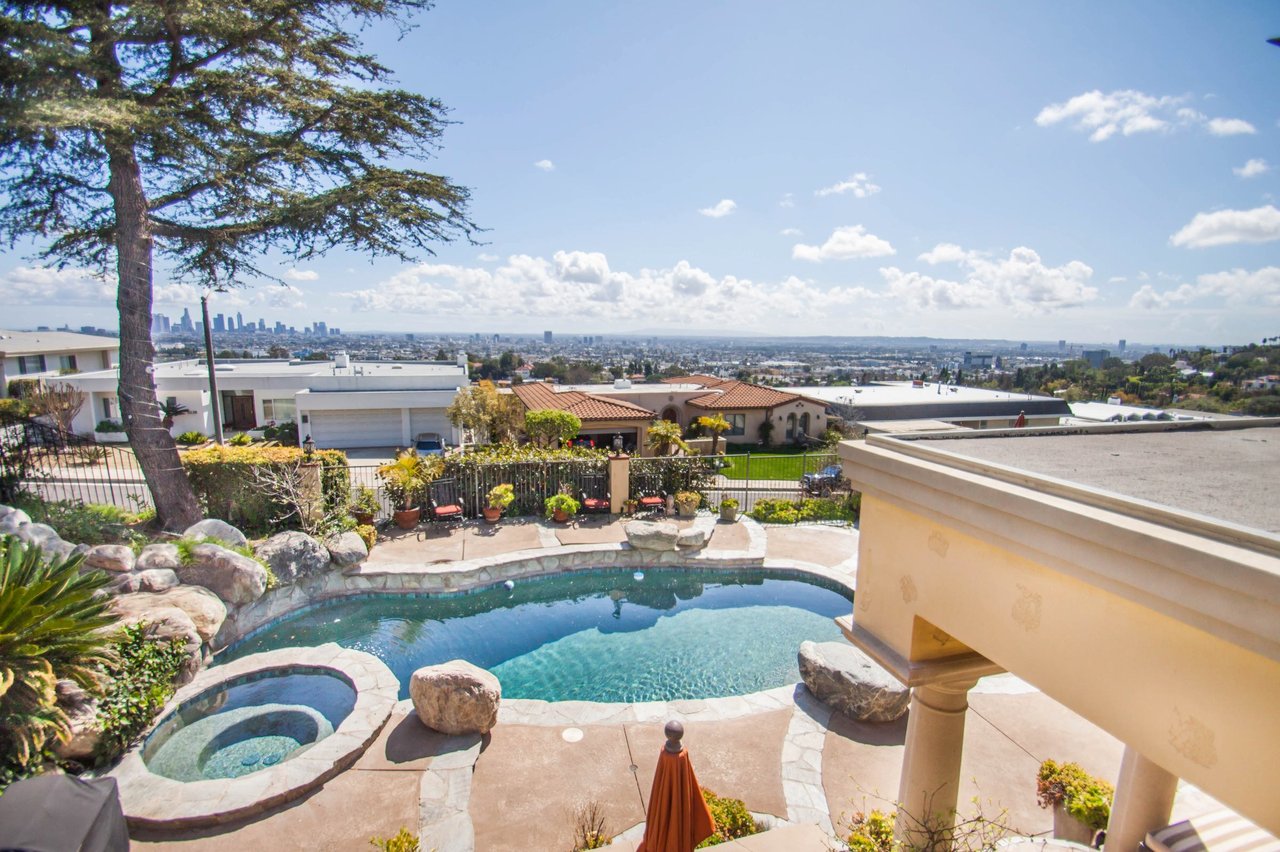 Spanish Colonial Villa In Los Feliz Estates