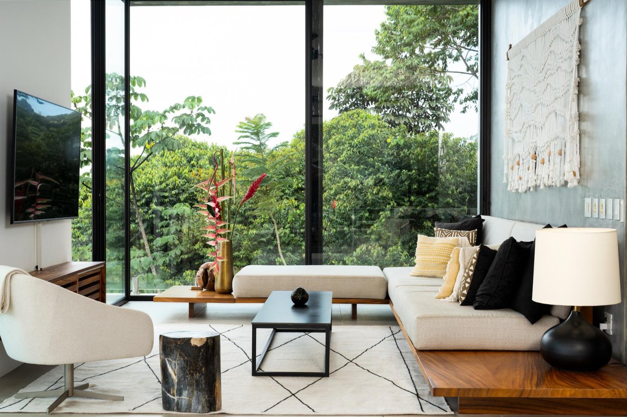 Architectural Whale Tail Villa, Dominical, Puntarenas