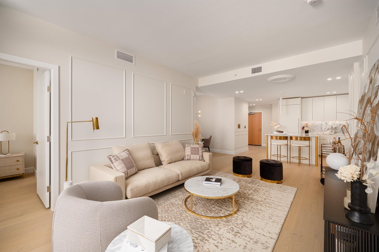 204-3668 W 10th Ave