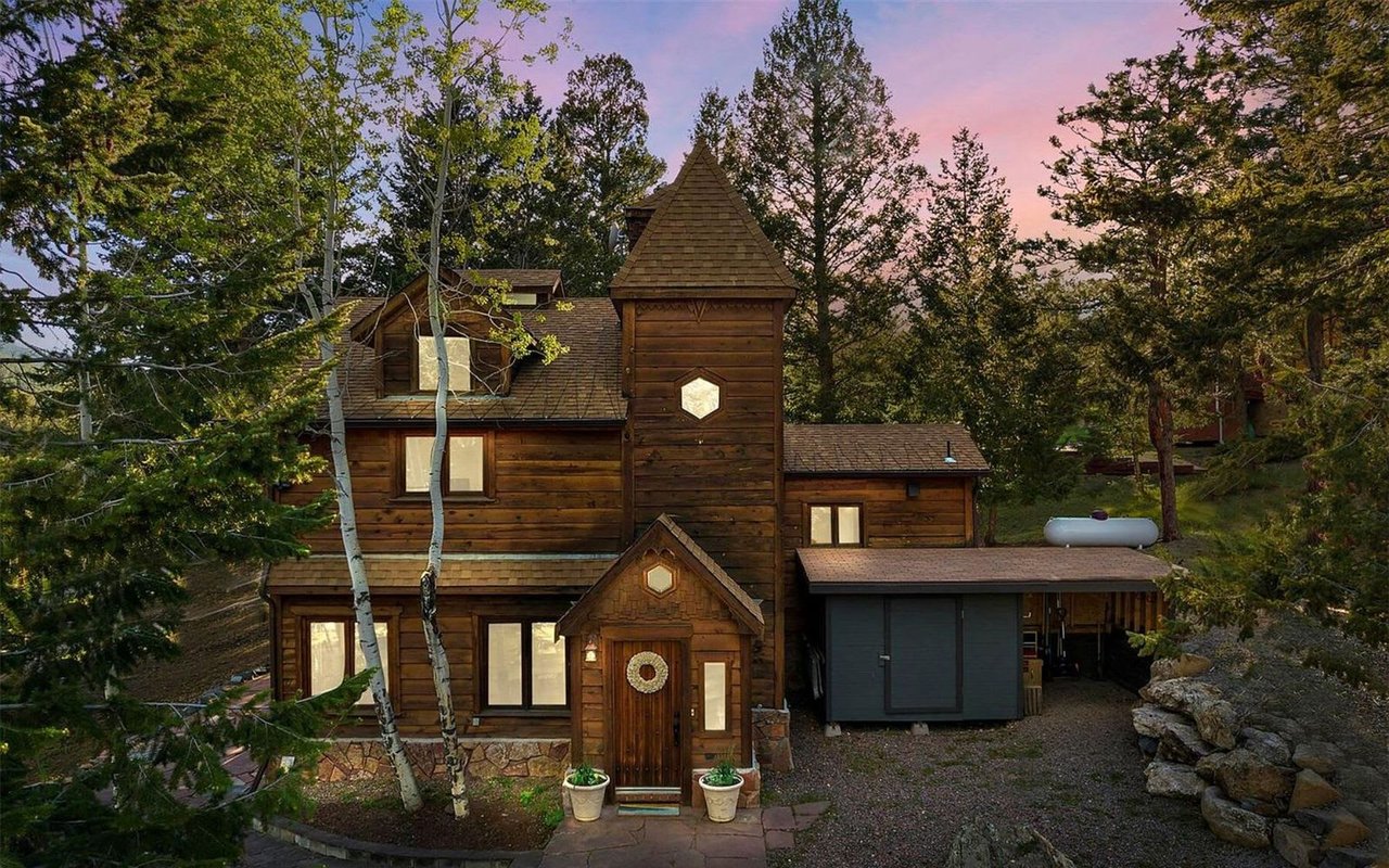 8 Reasons to Invest in a Short Term Rental Property in Colorado cover