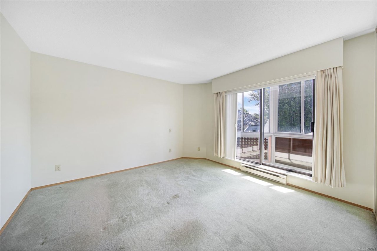 205-1252 Pandora Ave