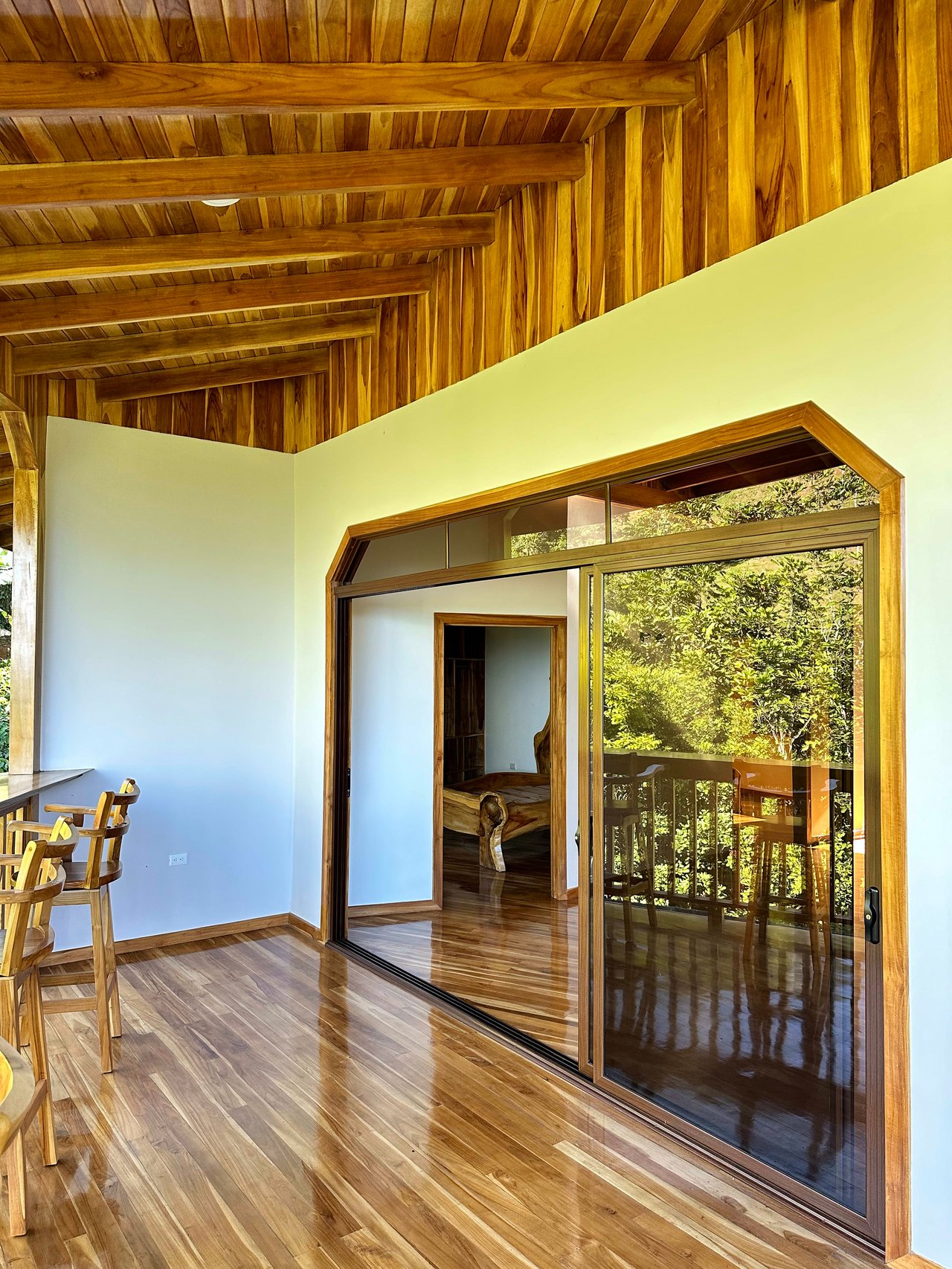 Discover the Charm of an Exotic Home in Las Tumbas, Costa Rica