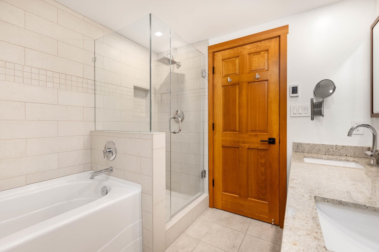 406-3317 Ptarmigan Pl
