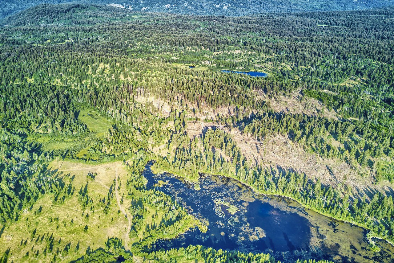 Windy Hills Lakefront Retreat