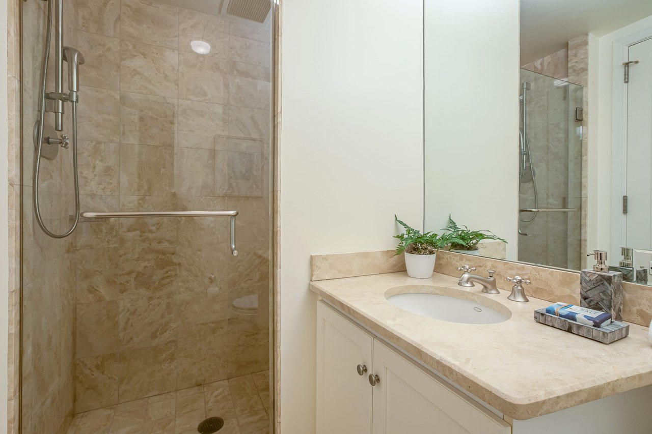Four Seasons Residence 30A