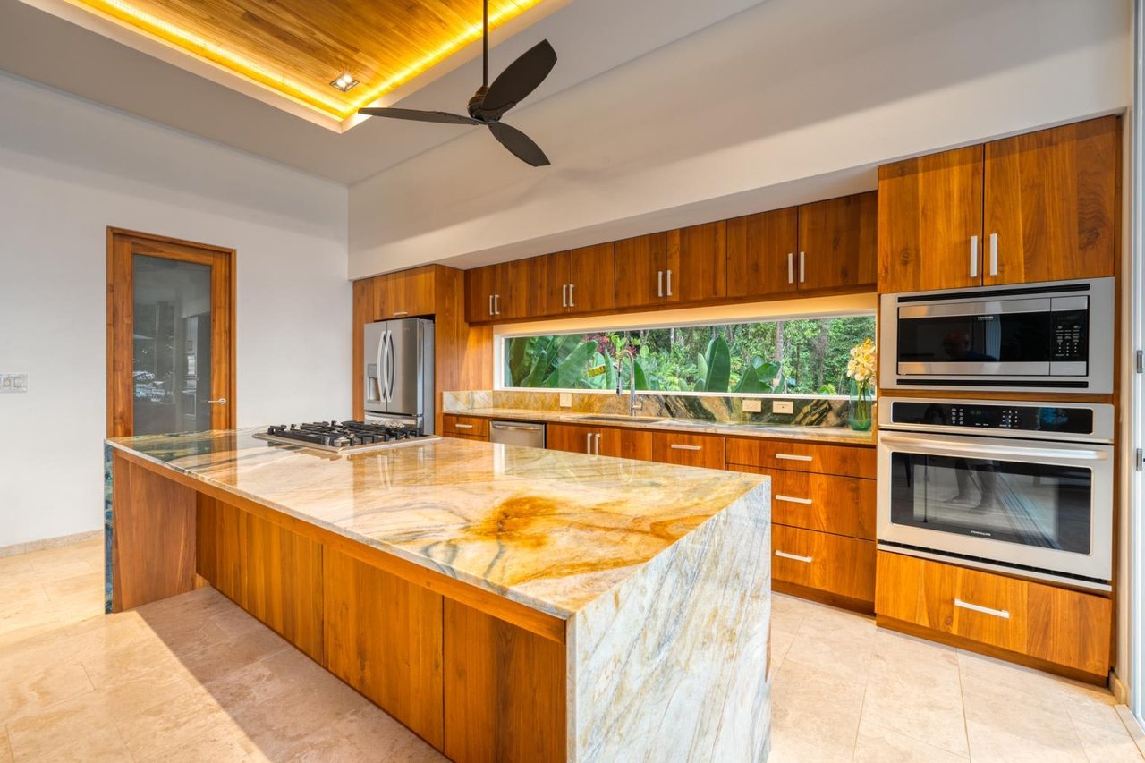 Modern Tropical 4 Bedroom Ocean View in Gated Community