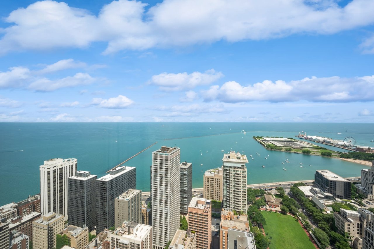 180 E PEARSON Street Unit: 4504