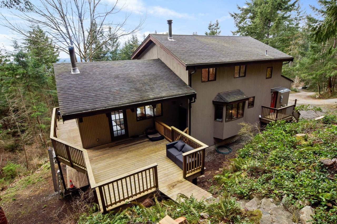 1557 Whitesails Dr