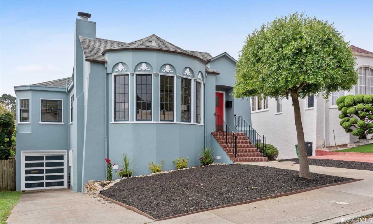 453 Colon Avenue
