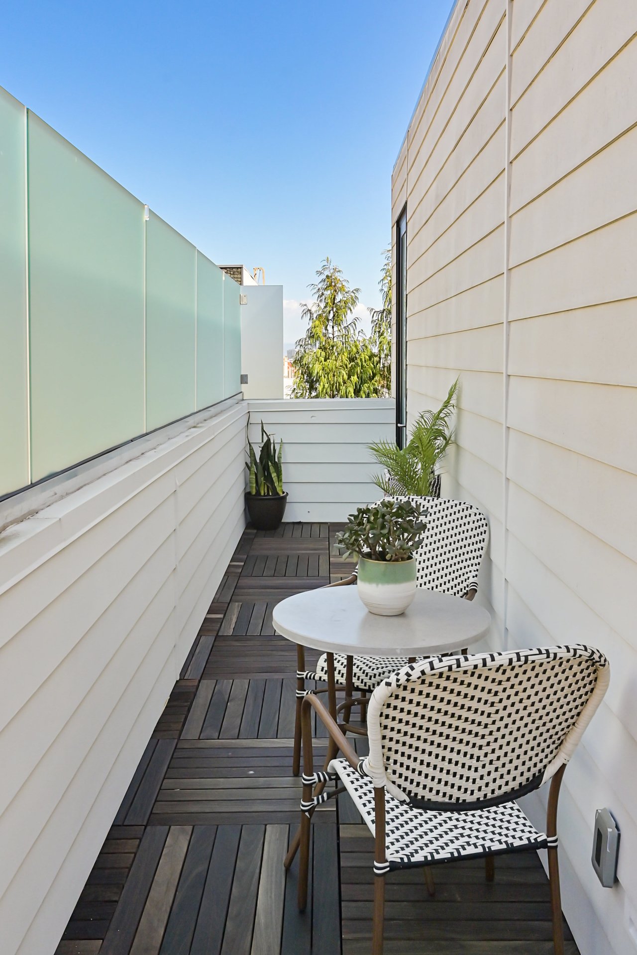 23 Rosemont Place
