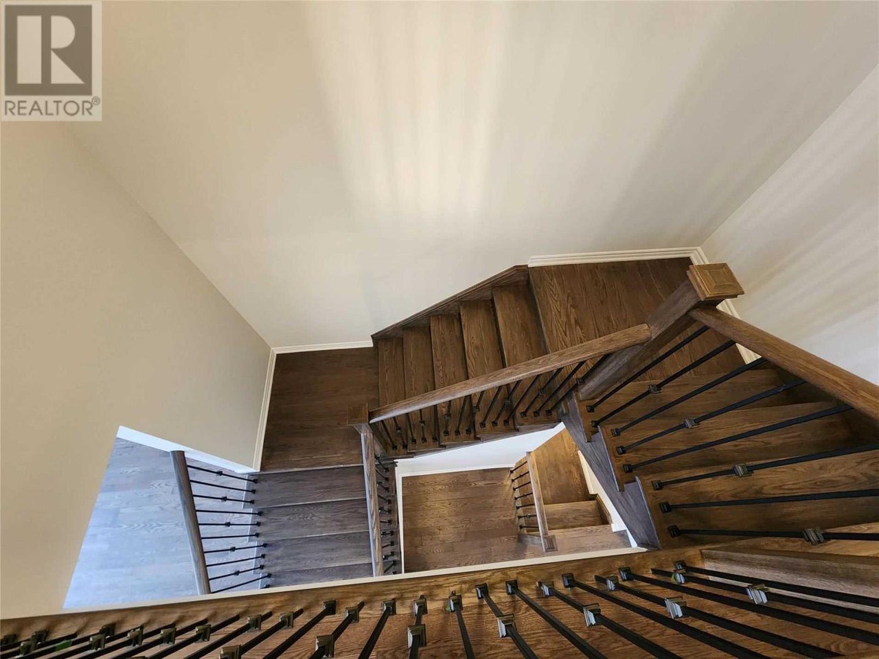 97 Rainbow Dr