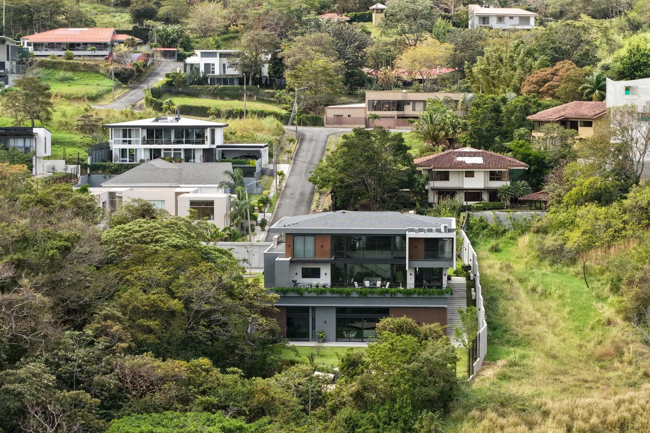 Panoramic City View Estate Home, Escazu, San Jose
