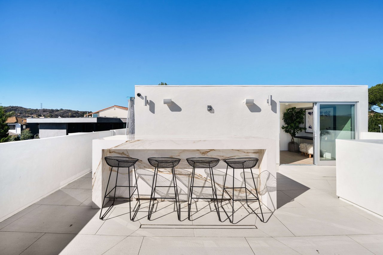 The Apex HH | 7115 Macapa Drive