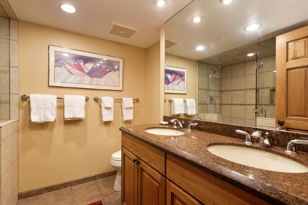425 Wood Road, Unit 8