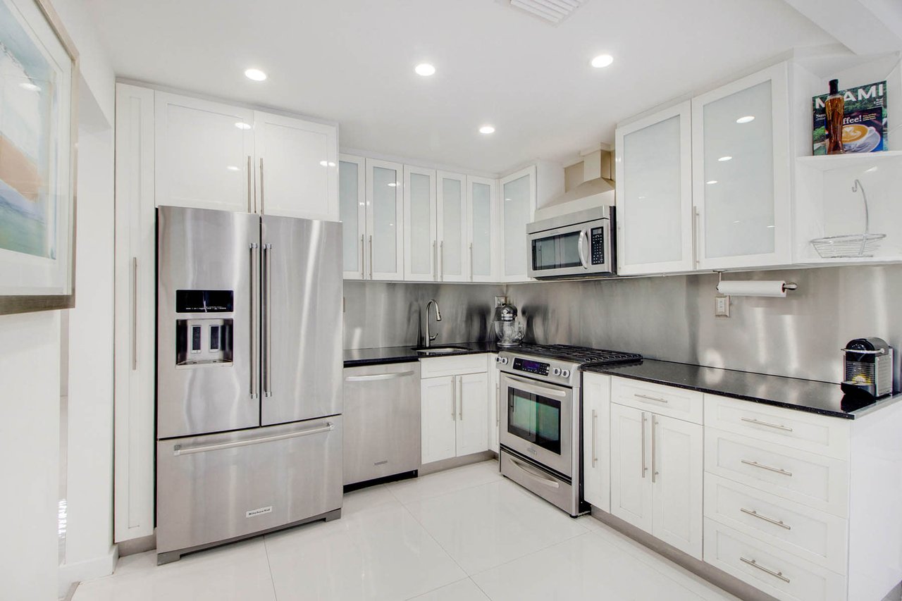 South Grove Modern Masterpiece
