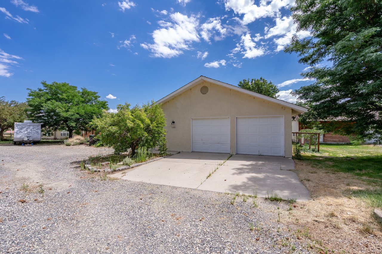 Horse Property with water rights! Incoming Producing Stables