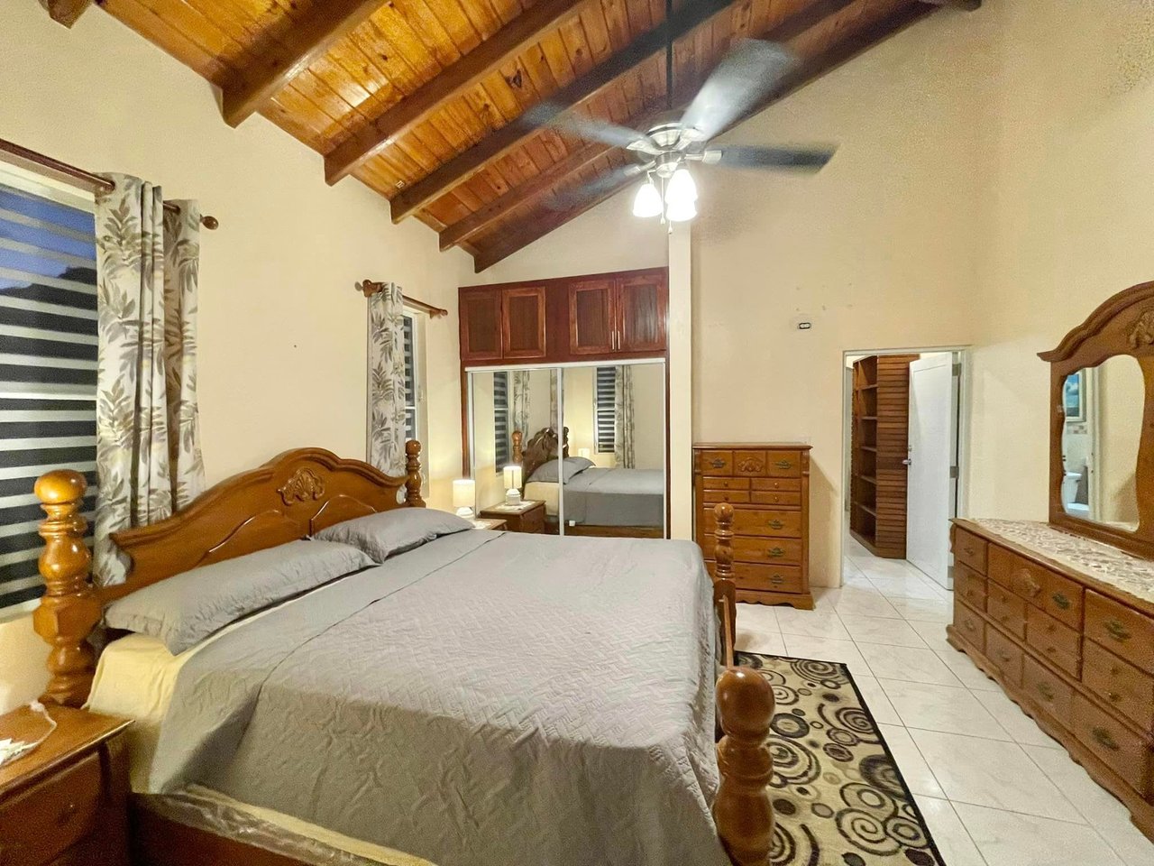 894 West End 1 Bedroom Apartment