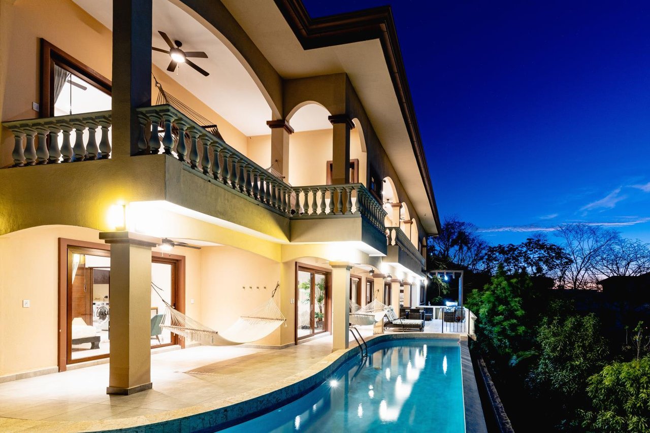 Luxury 6 BR Villa in Flamingo, Incredible Views | Starting At $1,350.00 Daily