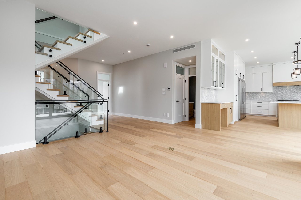 13-3385 Mamquam Rd