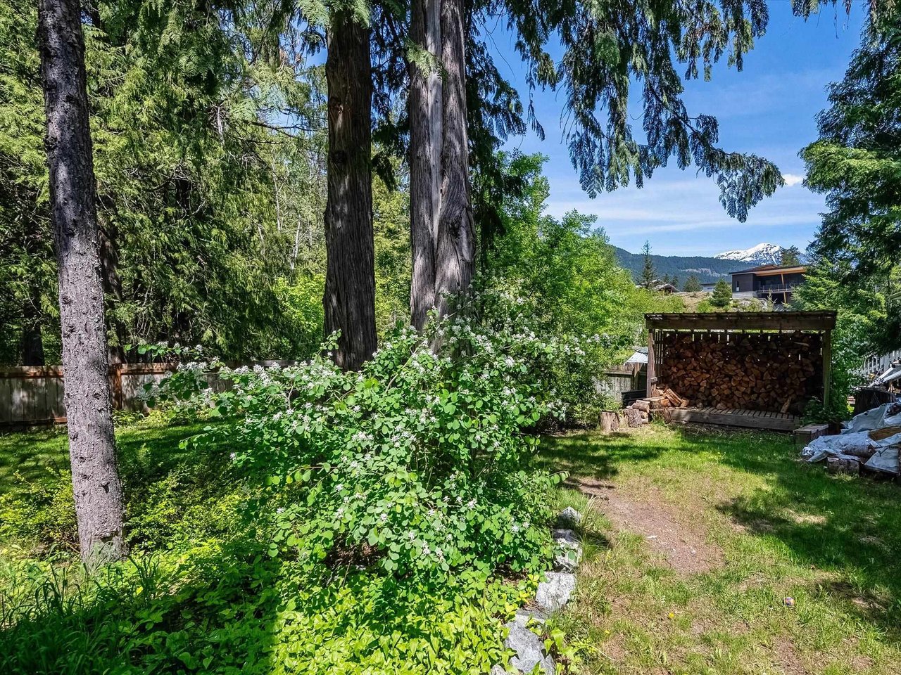 1349 Elmwood Dr