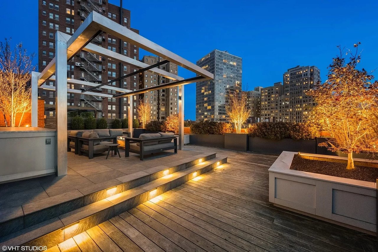 445 W Arlington