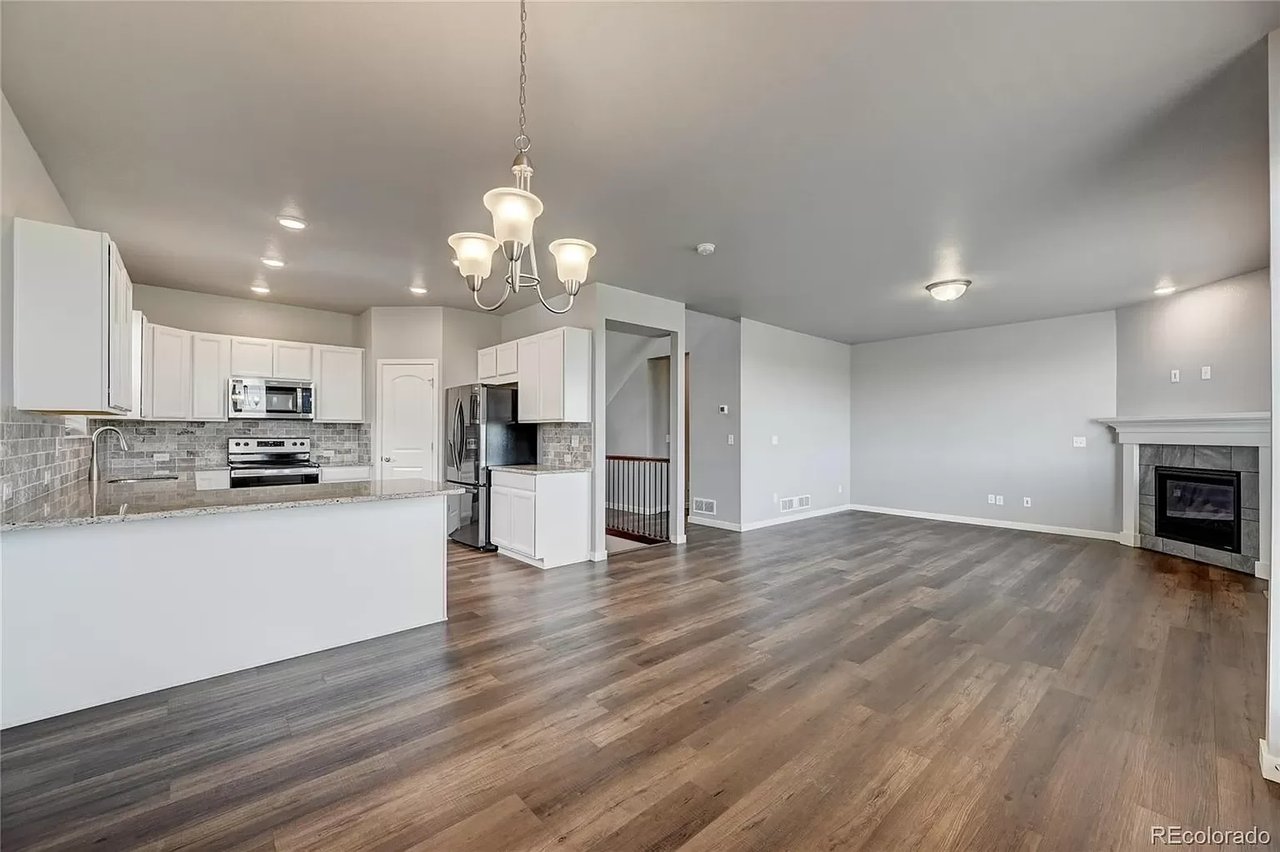 741 N Country Trail