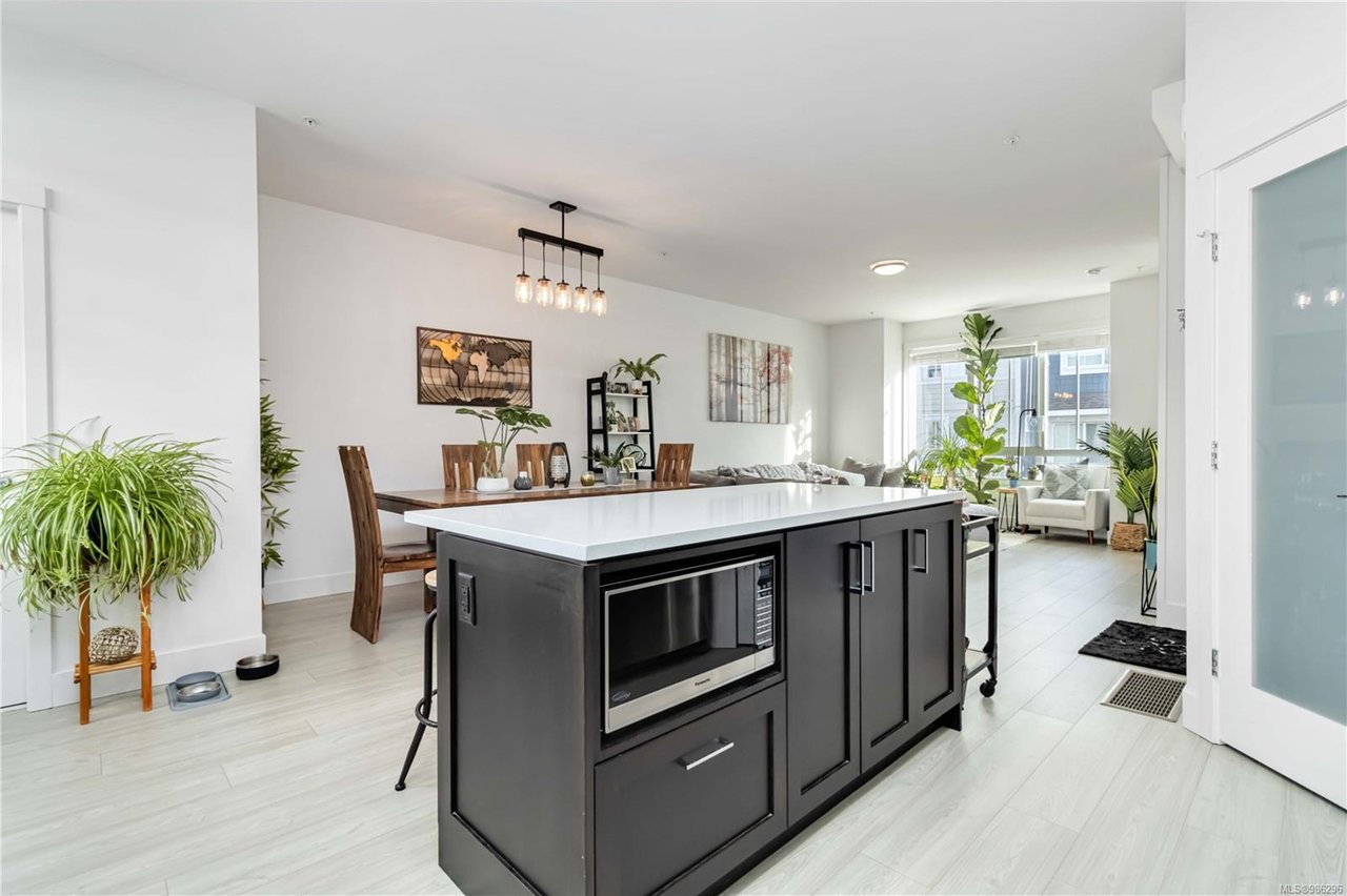 21-370 Latoria Blvd, Colwood