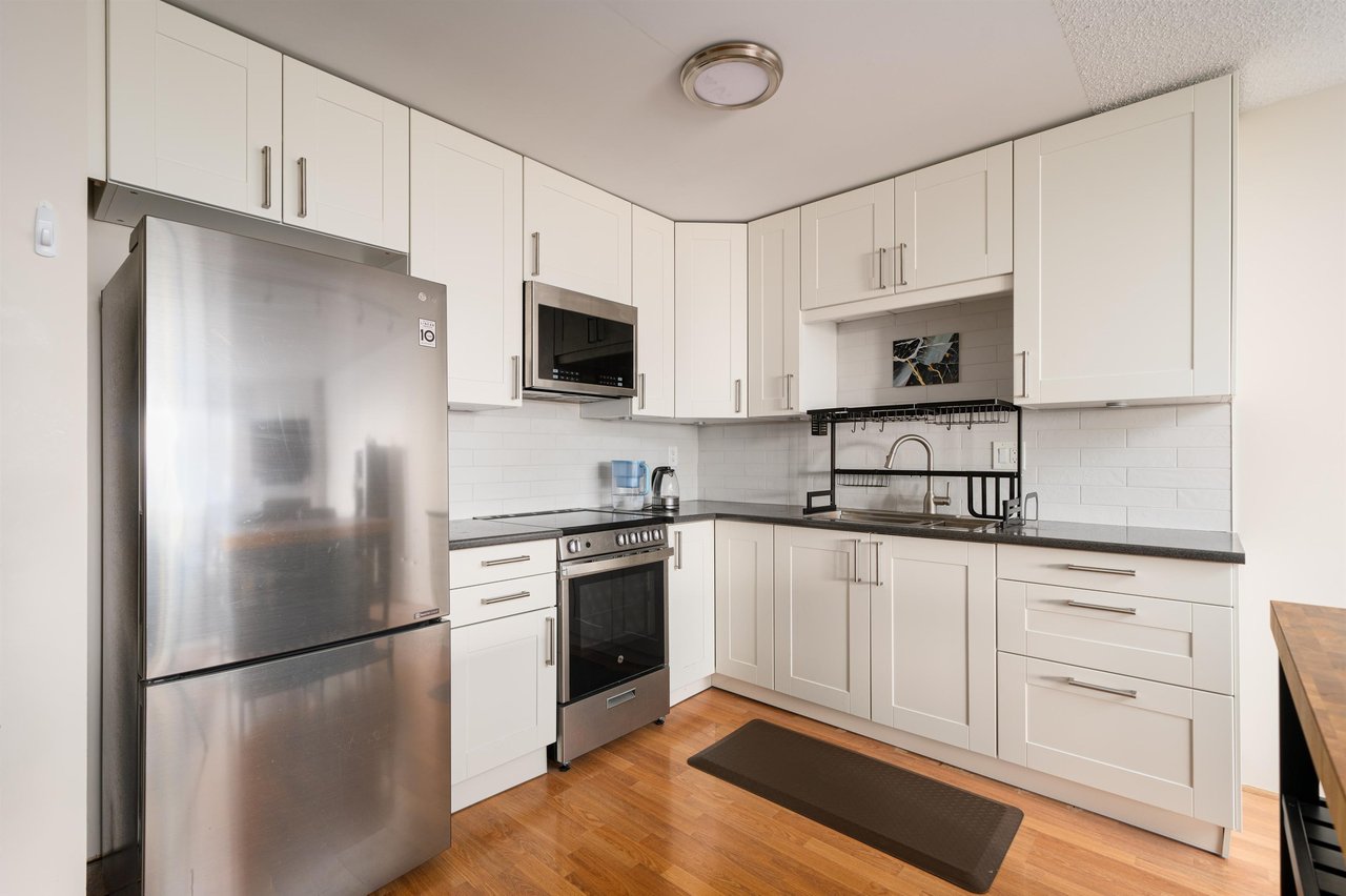 207-1122 King Albert Ave