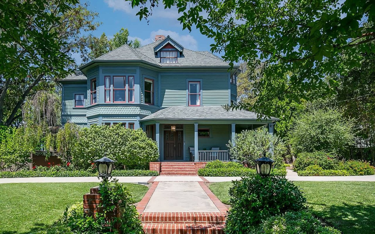Decoding the Relationship Between Home Age and Market Value