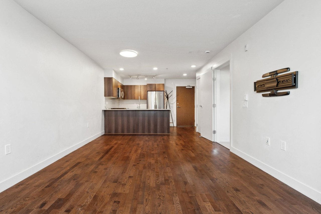 107-7088 14th Ave