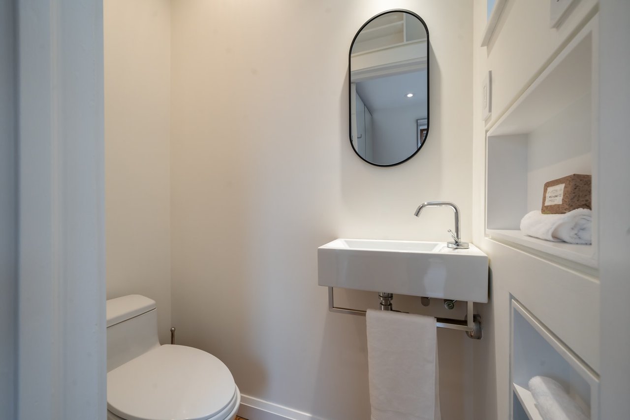 223 Indian Rd Cres