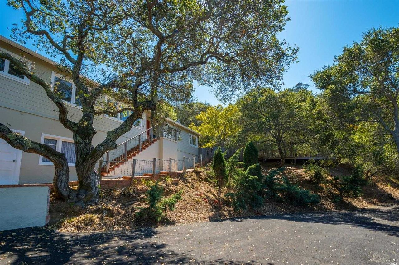 15 Manzanita Ave