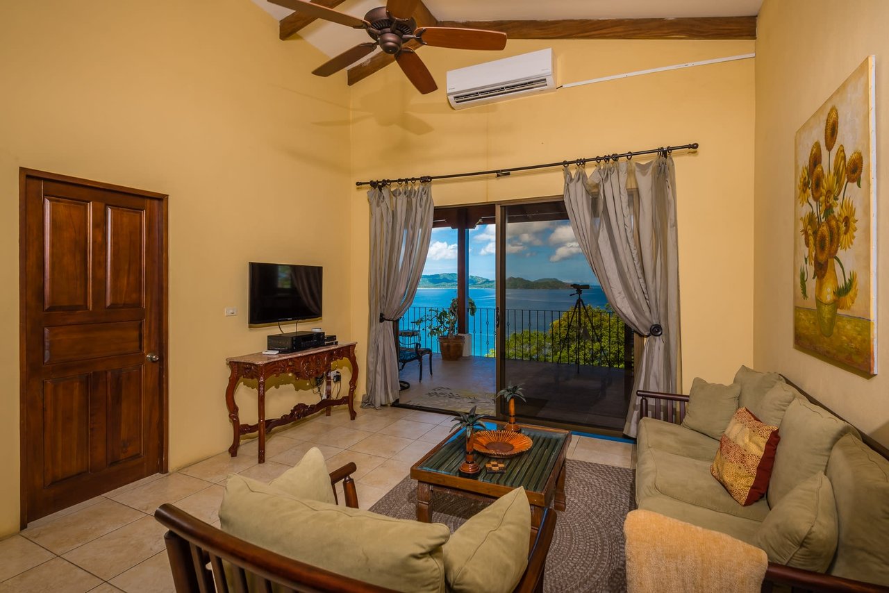 Casa Las Brisas | Near the Coast and Oceanfront House For Sale in Playa Flamingo