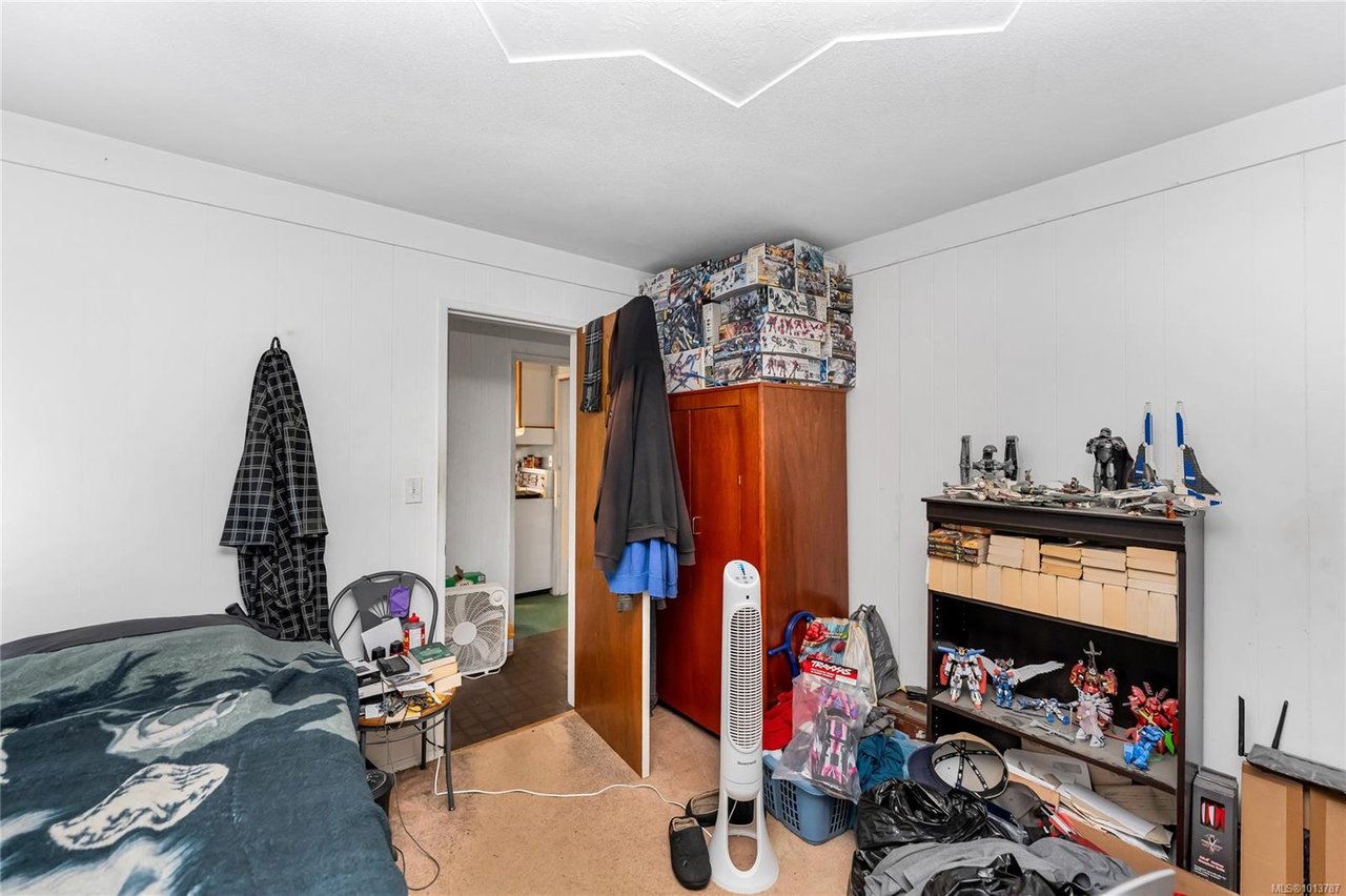 3938 Marjean Pl