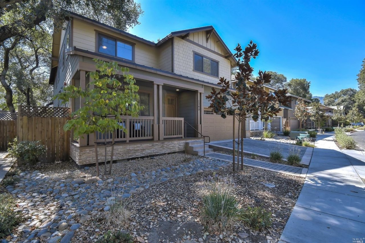 1349 Magnolia Ave