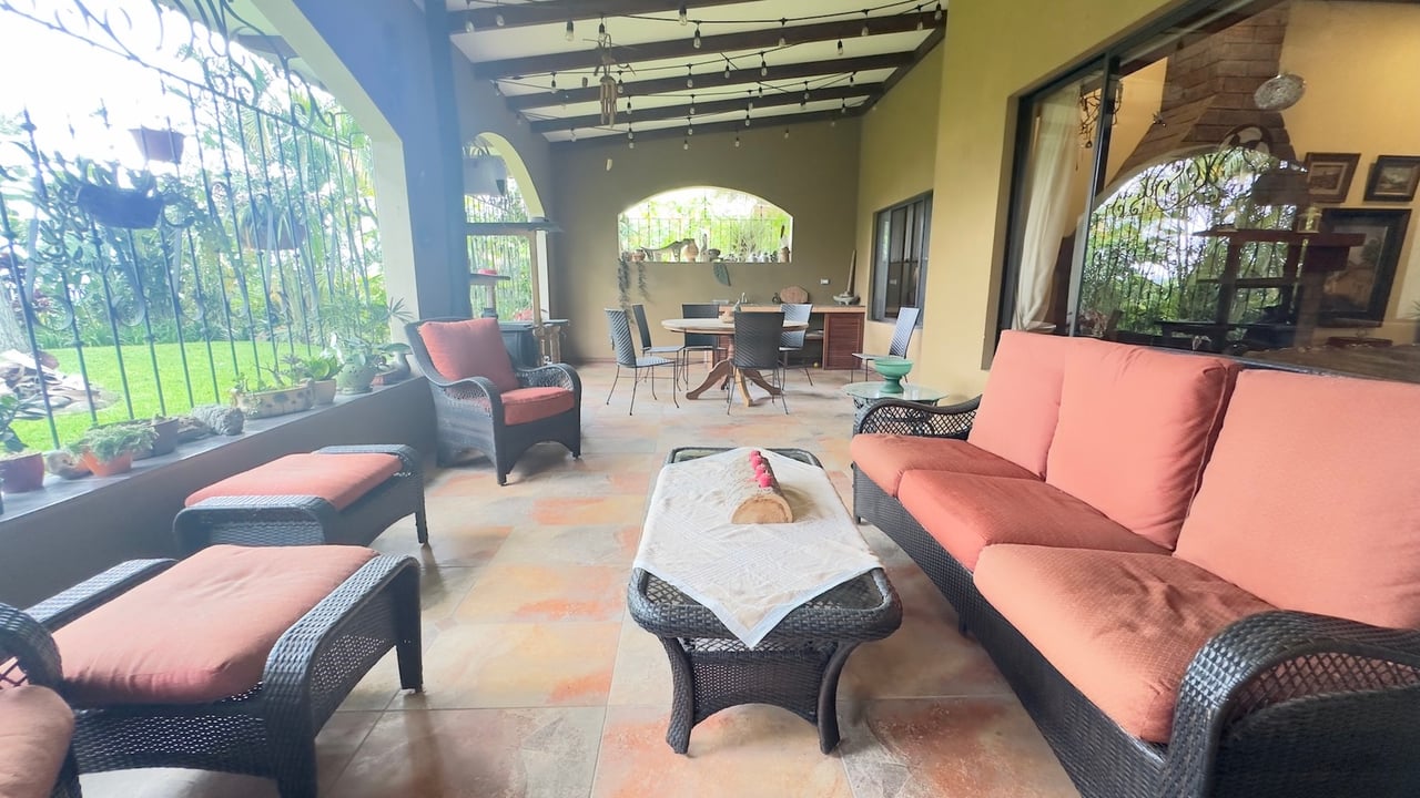 Colonial Gated Community Estate, Curridabat, San Jose