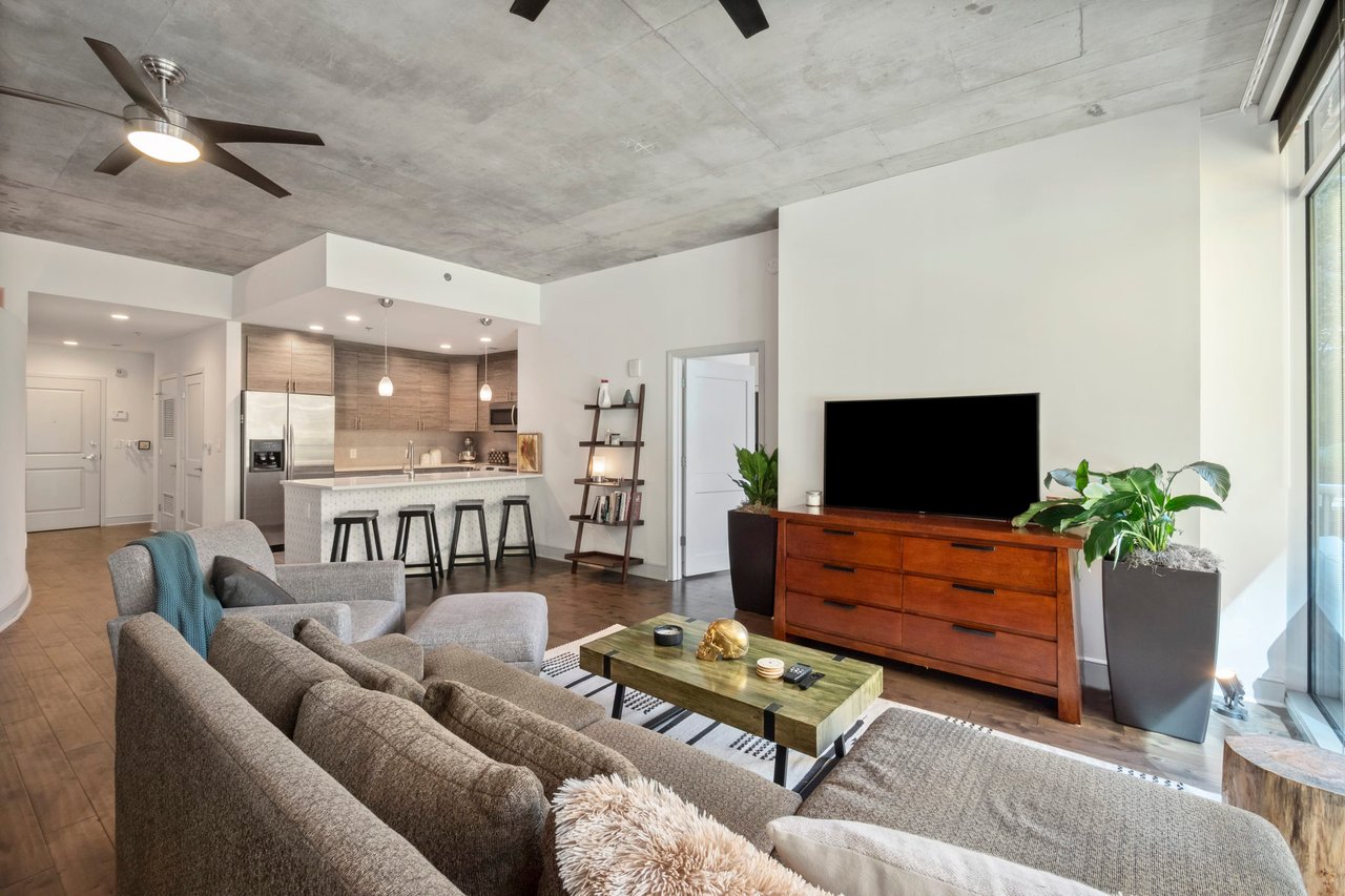 950 W Peachtree Street NW Unit: 701