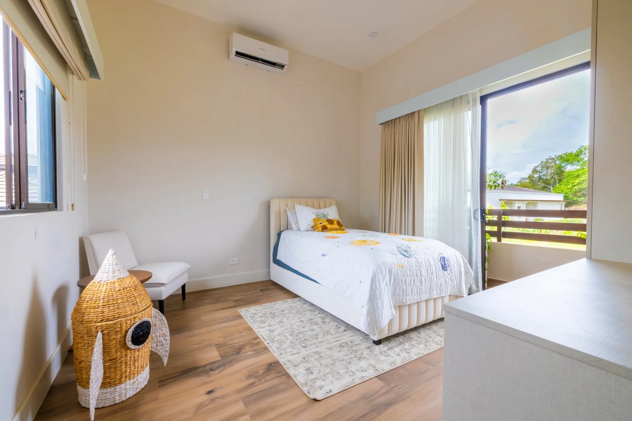 Modern Family Residence, Guacima, Alajuela