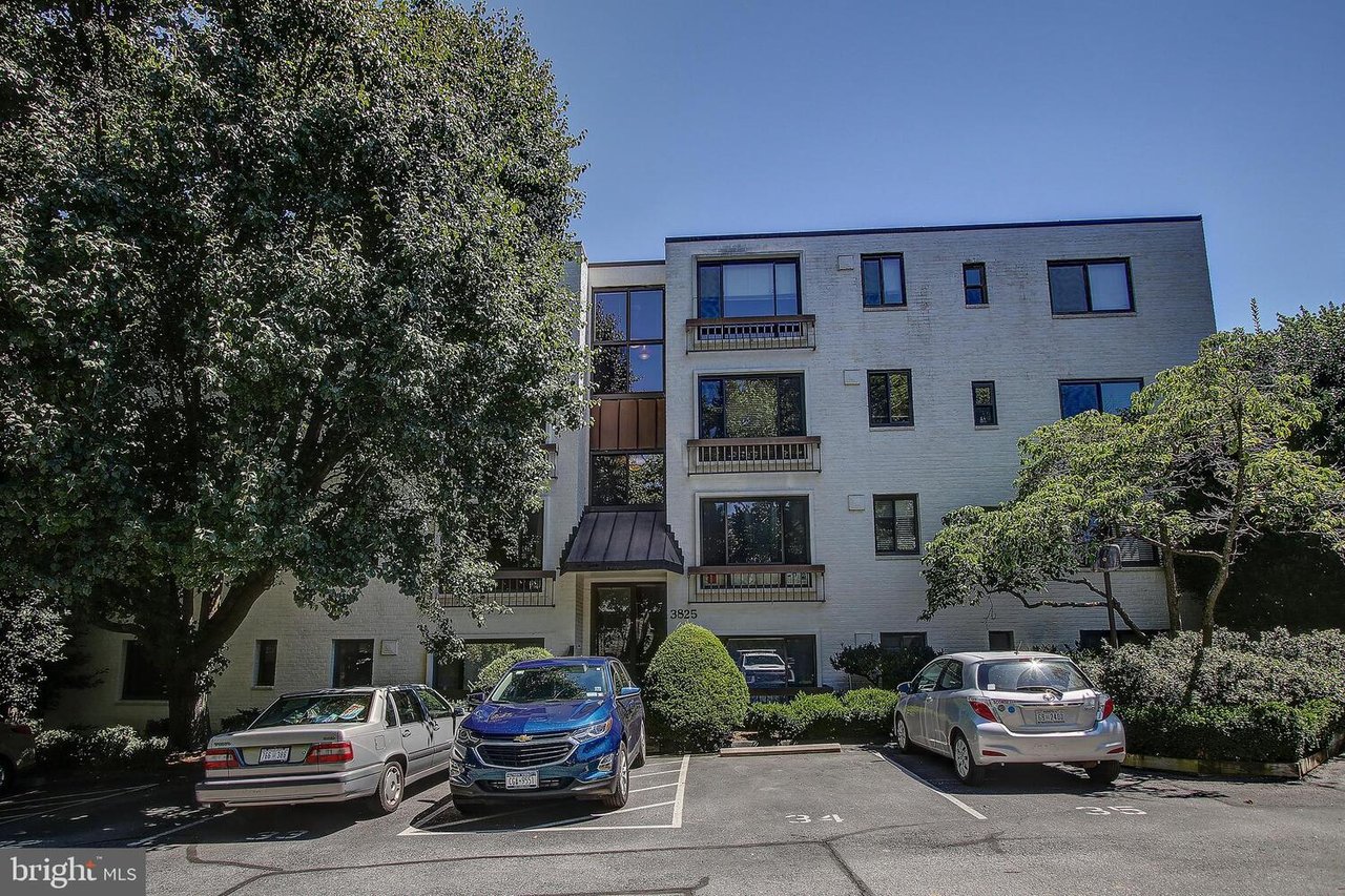 3825 Davis Pl NW, #204