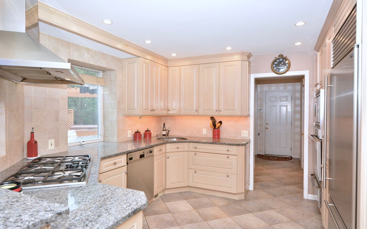 1 W CARTWRIGHT DR