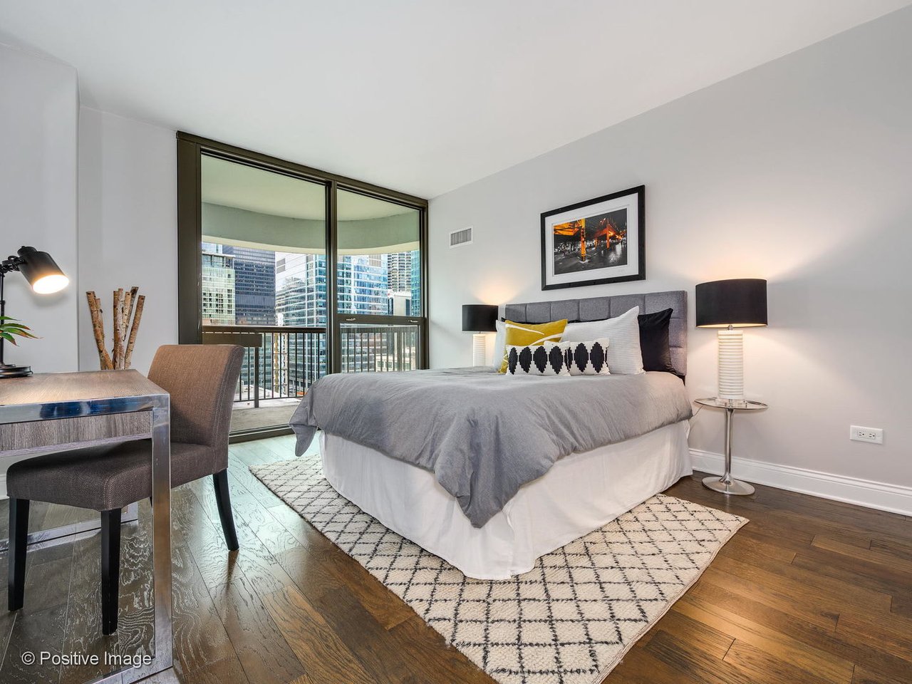 400 N Lasalle St, #2702