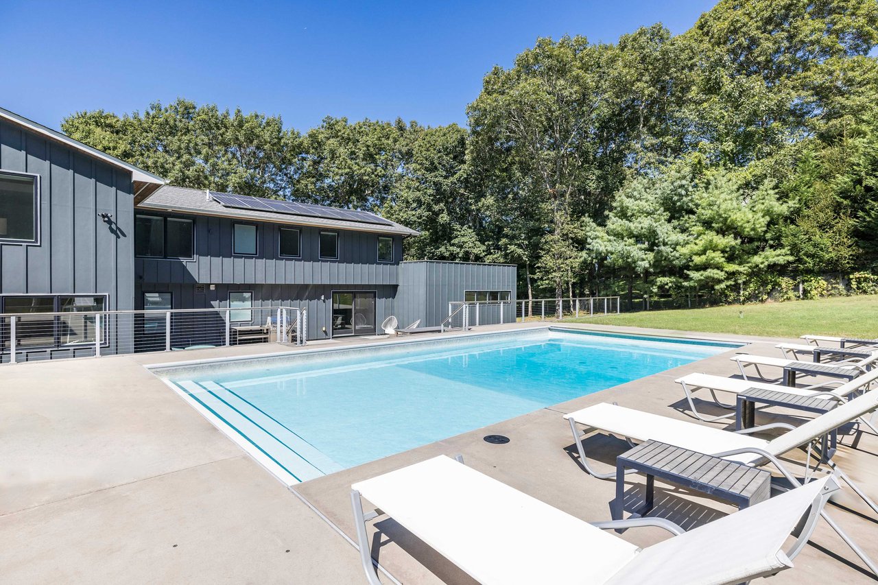  54 Hillside Ave, Sag Harbor