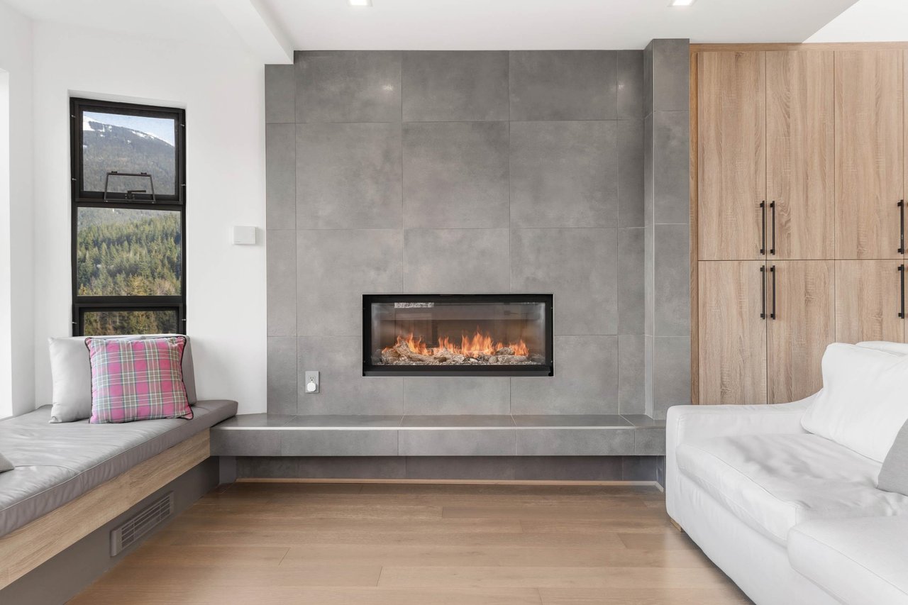 406-3317 Ptarmigan Pl