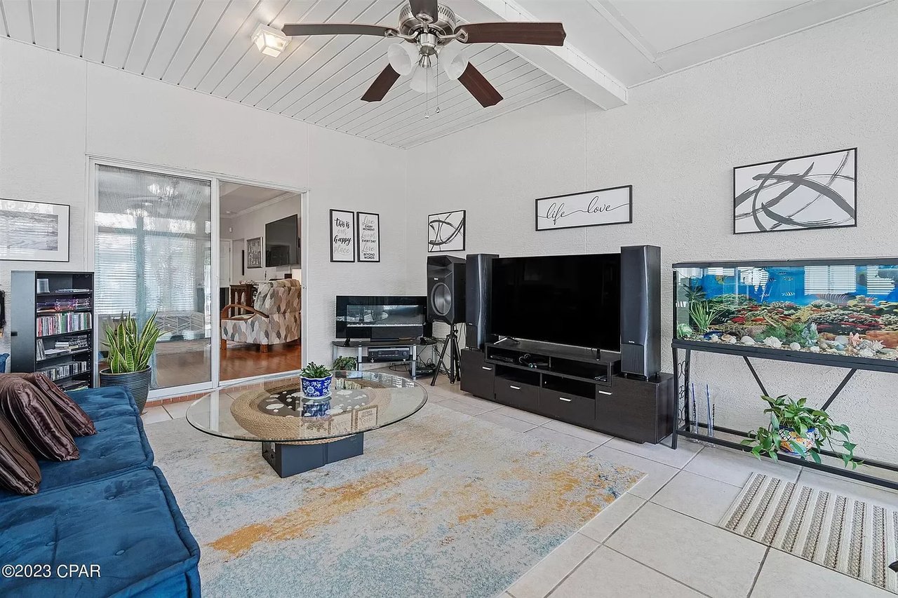 200 MIDDLEBURG Drive