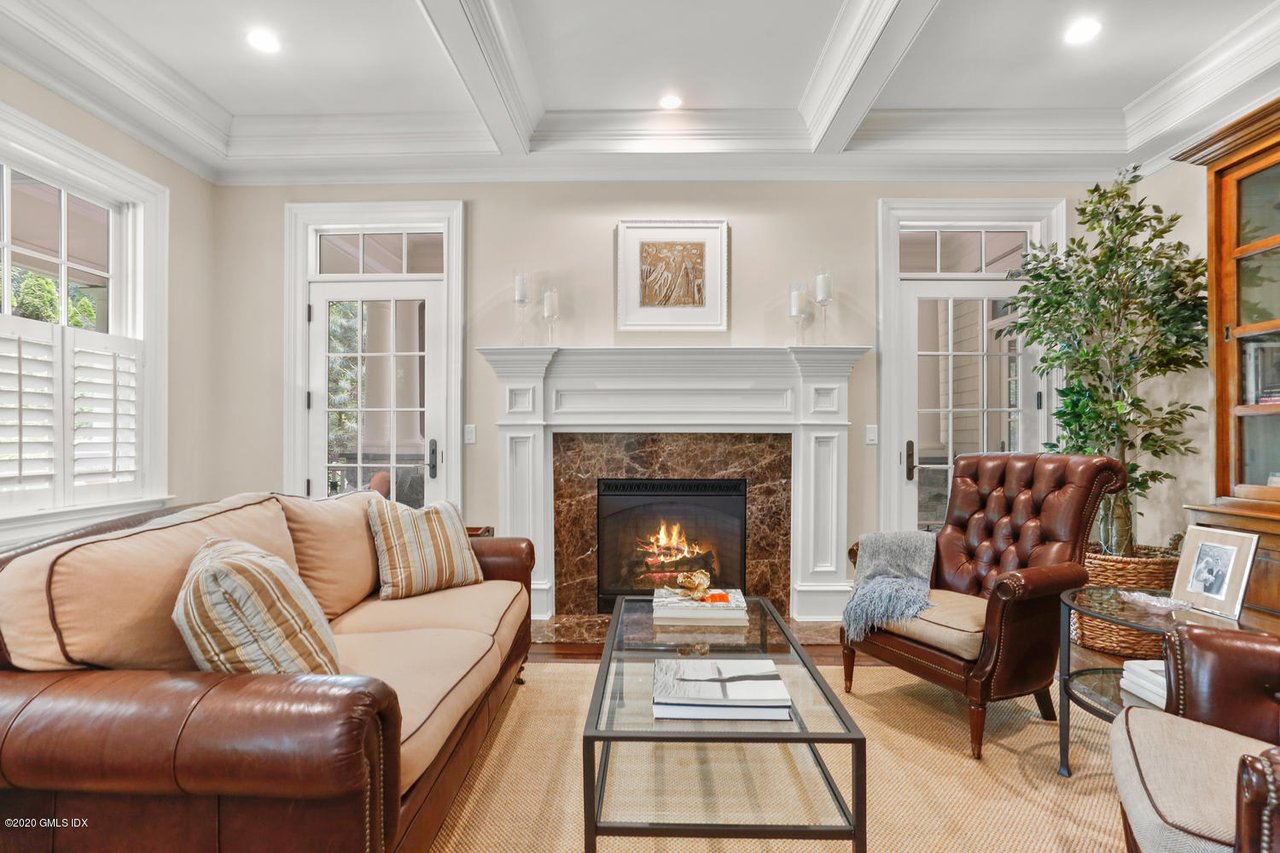 284 Riverside Ave