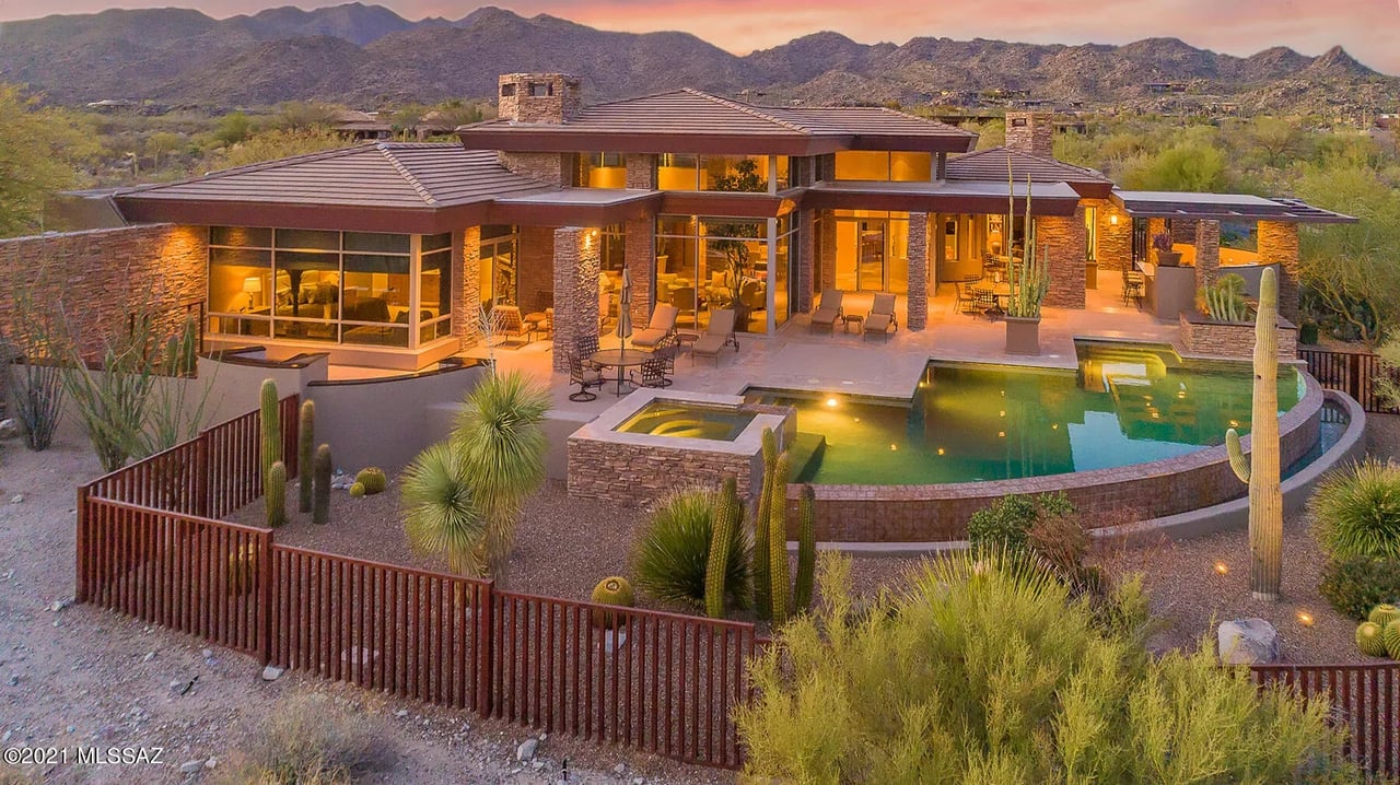915 W Tortolita Mountain Cir