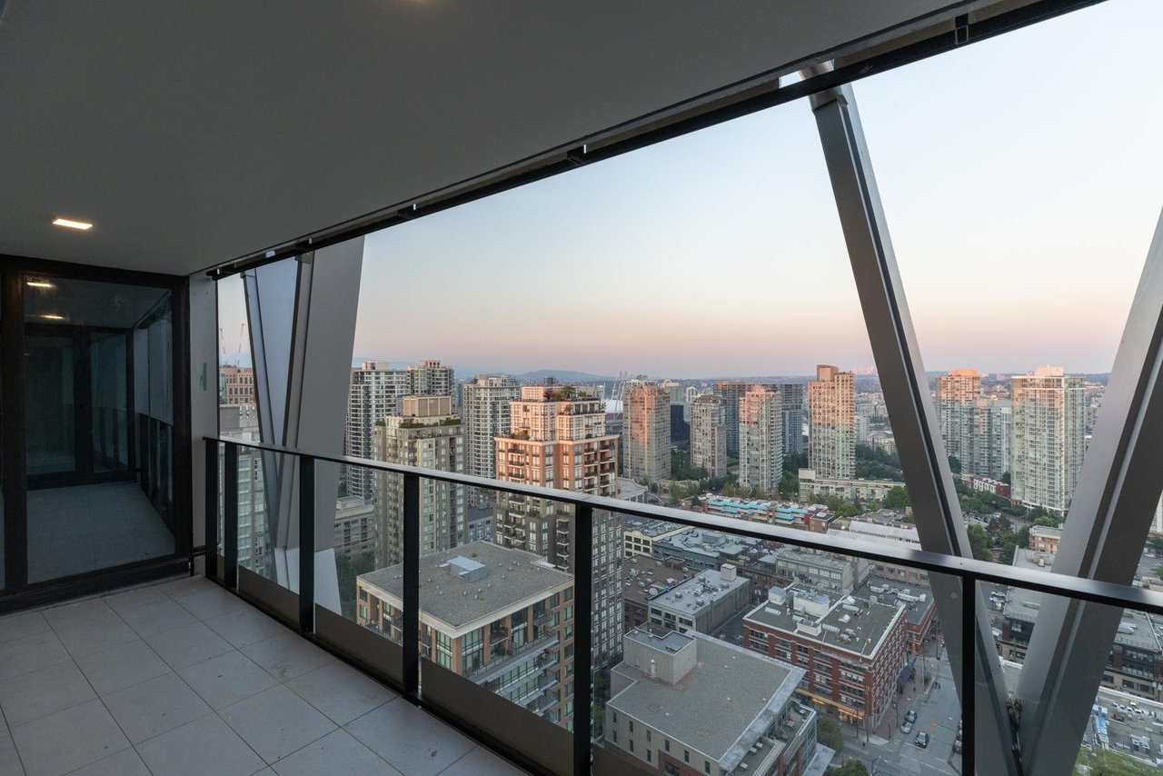 2803-1111 Richards Street, Vancouver