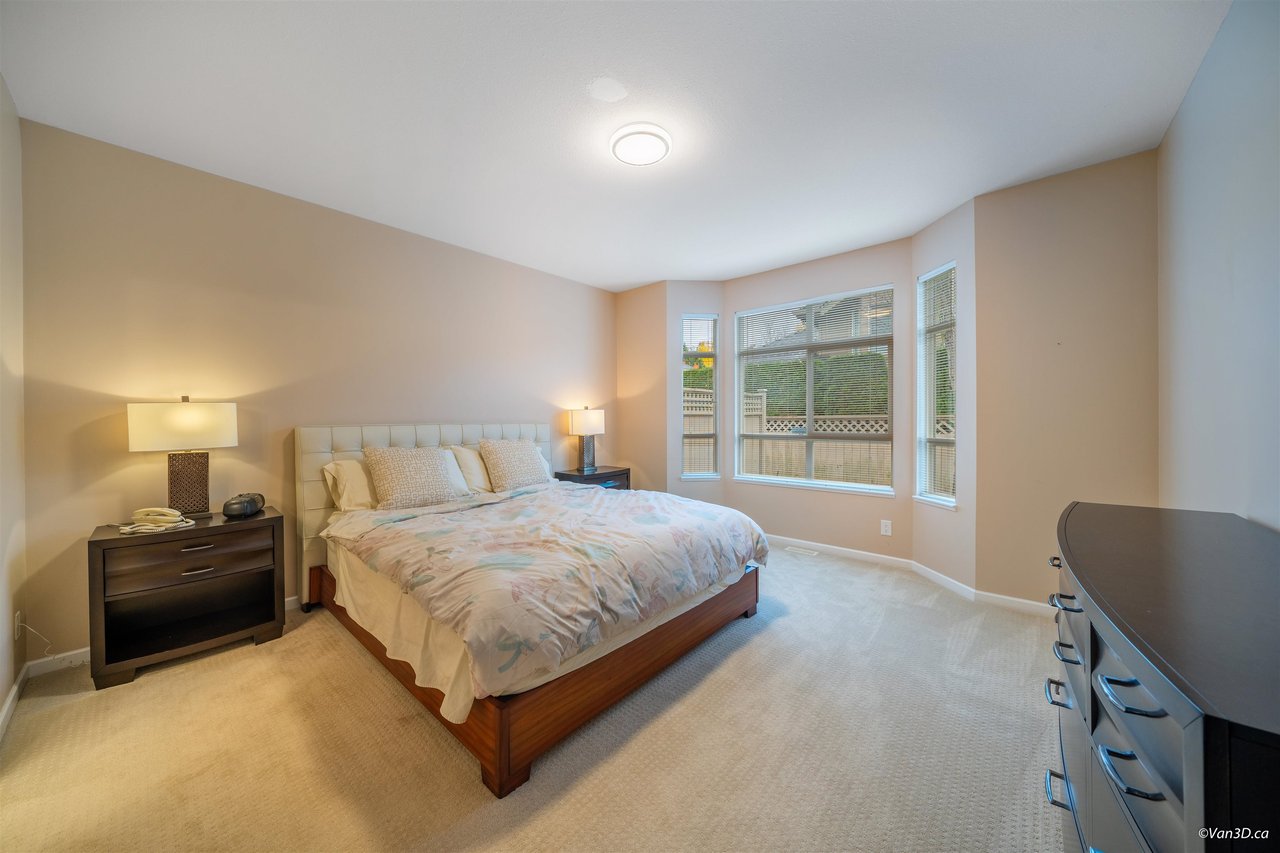 8-15168 22 Ave